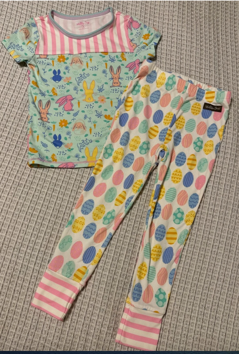 Hoppin Around Pajama Set Size 12